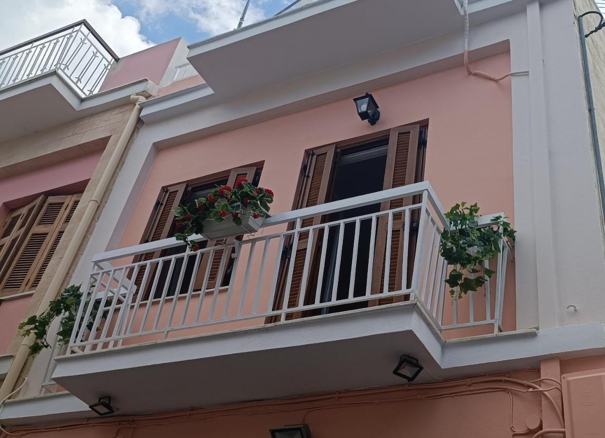Lefterakis Place Aegina Екстер'єр фото